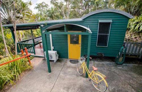 Palmwoods Apartment | Birdsong Train Carriage Cabins