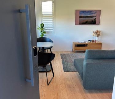Raglan Apartment | Birdsong Water View 2 Bedroom Apartment