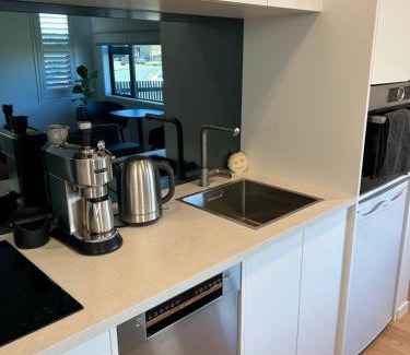 Raglan Apartment | Birdsong Water View 2 Bedroom Apartment