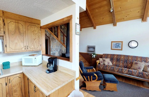Red River Cabin | Birdwell Sheep Camp in Upper Valley with High Speed Wifi