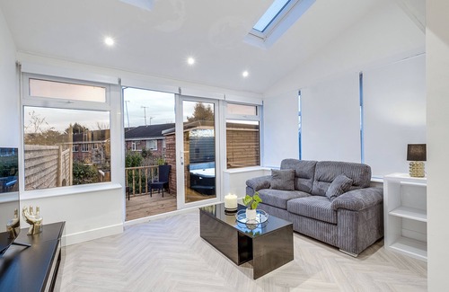 Birmingham House | Birmingham Cosy luxe house 2 bed hot tub
