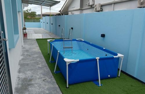 Si Rusa House | Biru Home Port Dickson 15 pax