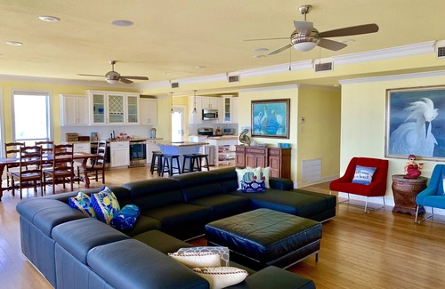 Galveston House | Biscayne Blue Paradise - BEACH FRONT/LARGE DECK/GATED