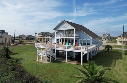 Galveston House | Biscayne Blue Paradise - BEACH FRONT/LARGE DECK/GATED