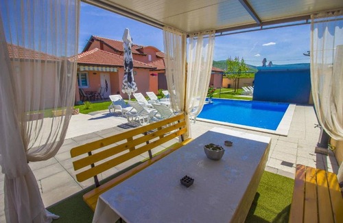 Blagaj Apartment | Bise Resort - Holiday Home Star with Shared Swimming Pool