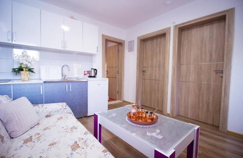 Blagaj Apartment | Bise Resort - Holiday Home Solar with Shared Swimming Pool