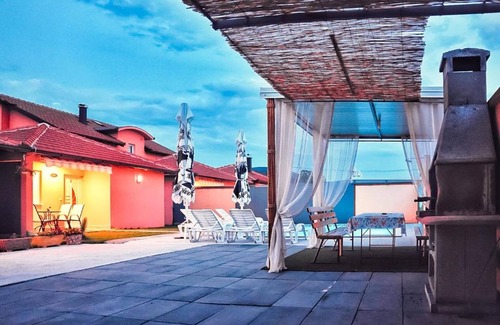 Blagaj Apartment | Bise Resort - Holiday Home Solar with Shared Swimming Pool