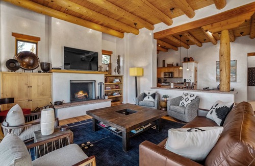Tesuque House | Bishop's Lodge Villa 11F | Luxe Retreat