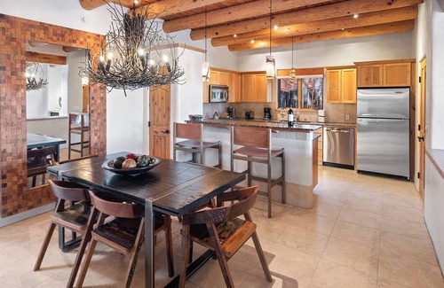 Tesuque House | Bishop's Lodge Villa 44B | Views & Luxury