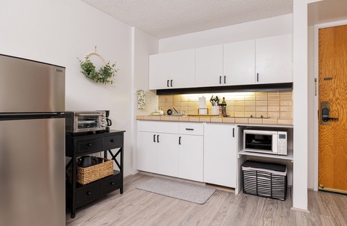 Downtown Honolulu Apartment | Bishop Suites At The Executive Centre