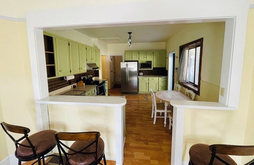 Gardiner House | Bison Bungalow: views of Yellowstone, 2-bedroom house & WiFi, Gardiner, MT