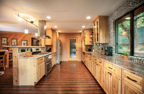 Julian House | Bison Lodge For Quiet Contemplation, Modern Conveniences, AC/Wifi & Pets