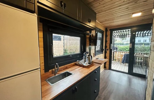 Bitez Bed & Breakfast | Bitez Tiny House & Beach
