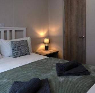 Tewitfield House | Bittern Lodge: 3BD Retreat in South Lakeland Park