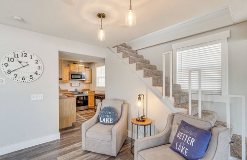 Lake Ozark House | 'Bittersweet Lakefront Retreat' w/Hot Tub & Dock!