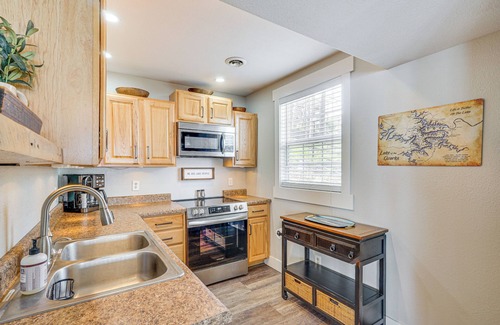 Lake Ozark House | 'Bittersweet Lakefront Retreat' w/Hot Tub & Dock!