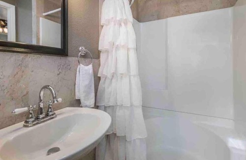 Amarillo House | Bivins Suite Perfectly Located off I-40
