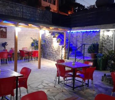 Gjirokaster House | Bixhaku GuestHouse
