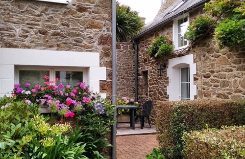Dinard Apartment | Bizeux Studio duplex N ° 1 (2 people max) from saturday to Saturday