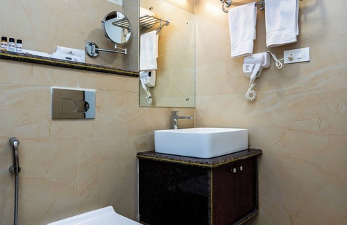 Deoghar Hotel | Biznotel by Pride Deoghar