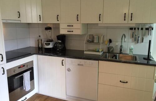 Innerstaden Apartment | Björnnästet med havsutsikt innanför murarna