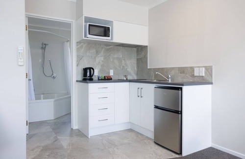 Woodhill Hotel | Bk's Pohutukawa Lodge