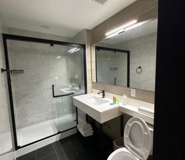 Cypress Hills Hotel | Bkway Hotel Brooklyn