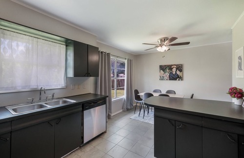 Lackland Terrace House | BL | 10% OFF | Entire 3BR & 2BA Home Near Lackland Air Force | Fast WiFi