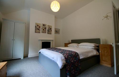 Seaford House | Blachington Cottage, Stunning and Central By Air Premier