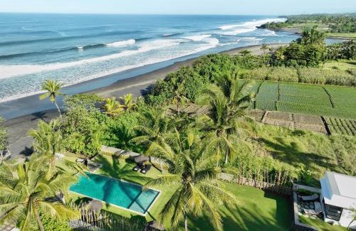 Kerambitan House | Black Beach Villa - Absolute Beachfront Escape