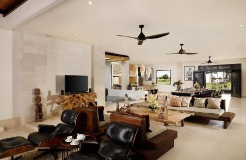 Kerambitan House | Black Beach Villa - Absolute Beachfront Escape