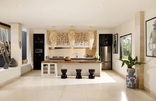 Kerambitan Villa | Black Beach Villa - Absolute Beachfront