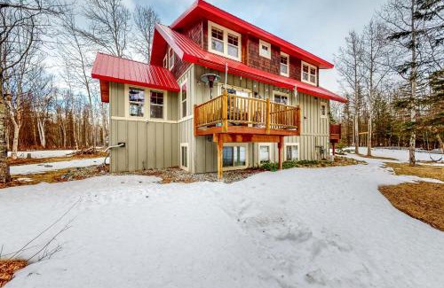Fishhook House | Black Bear Abode