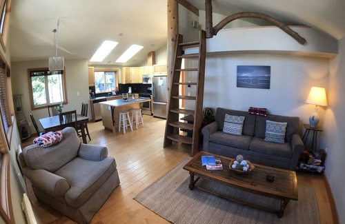 Tofino House | Black Bear Guesthouse