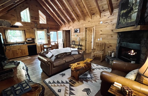 Cherry Log Cabin | Black Bear Hollow, your perfect 2bed 2bath escape in Cherry Log, Georgia!