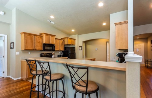 Oregon Water Wonderland Cabin | Black Bear Lodge in Three Rivers