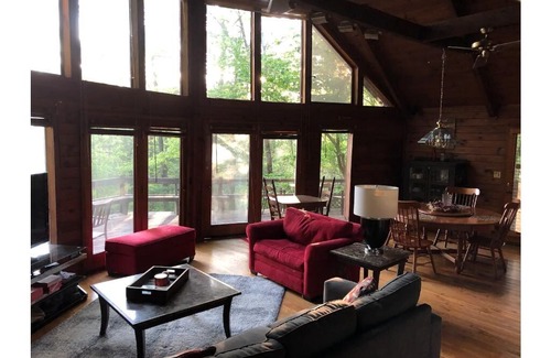 Mineral Bluff Cabin | Black Bear Retreat ~Close to the river and a few mins from downtown Blue Ridge.