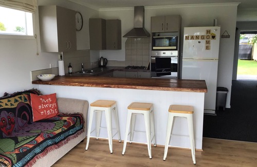 Mangakino House | Black Beauty - A Multi Family Escape for 12 with a new Spa!