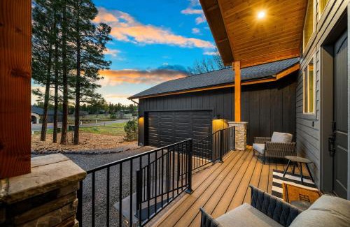 Torreon House | Black Beauty