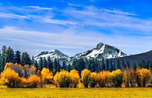 Black Butte Ranch House | Black Butte Big Meadow's 11th Fairway