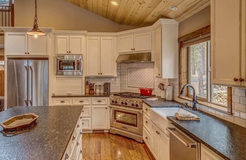 Black Butte Ranch House | Black Butte Ranch Rock Ridge 004