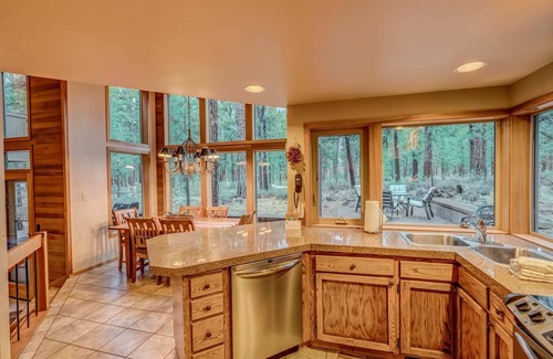 Black Butte Ranch House | Black Butte Ranch Rock Ridge 009