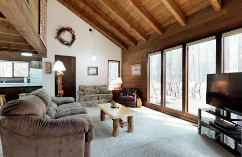 Black Butte Ranch House | Black Butte Ranch: Partridge Foot Cabin lot #RR83