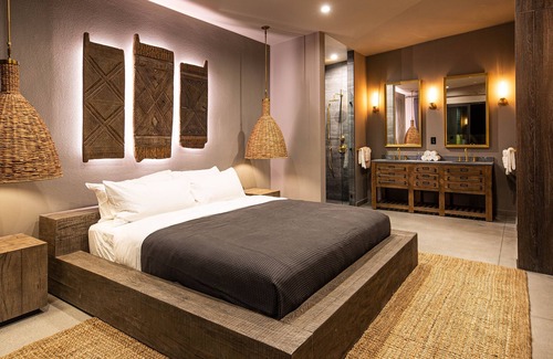 Yucca Valley House | Black Butterfly - Pool & Spa