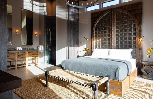 Yucca Valley House | Black Butterfly - Pool & Spa