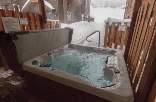 Whitefish Apartment | Black Diamond #1B
