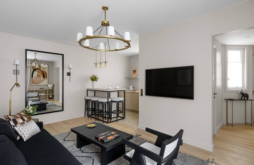 Champs-Elysees Apartment | Black Door