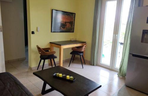 Apollonia House | Black Fig