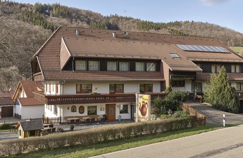 Elzach Apartment | Black Forest - Double room with balcony and TV
