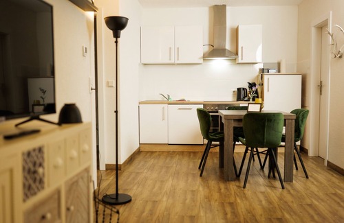 Hoechenschwand Apartment | Black Forest Plätzchen | terrace | parking lot